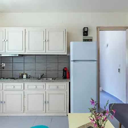 Апартаменты Estia B - &